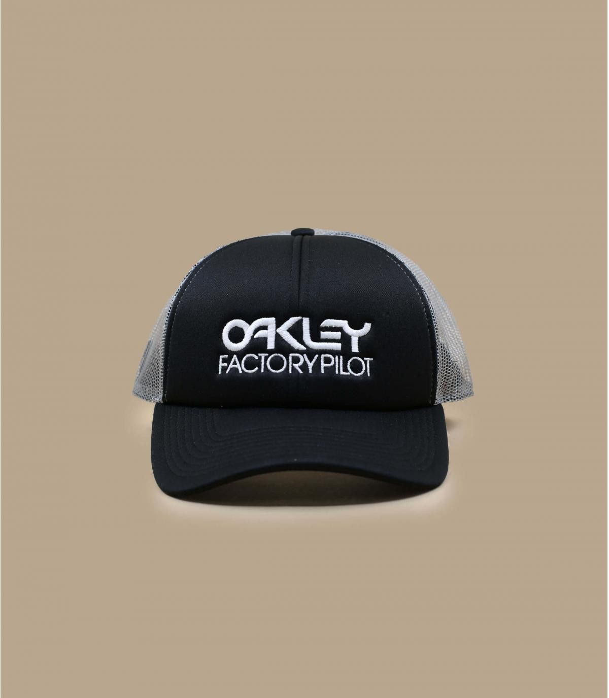 Factory Pilot Trucker blackout Oakley